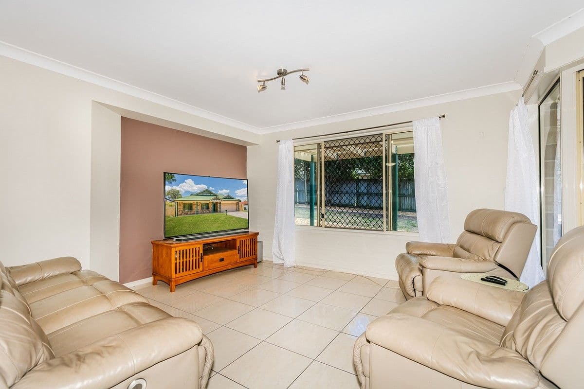 17 Tenterfield Place, Forest Lake QLD 4078, Forest Lake - Thumbnail 3