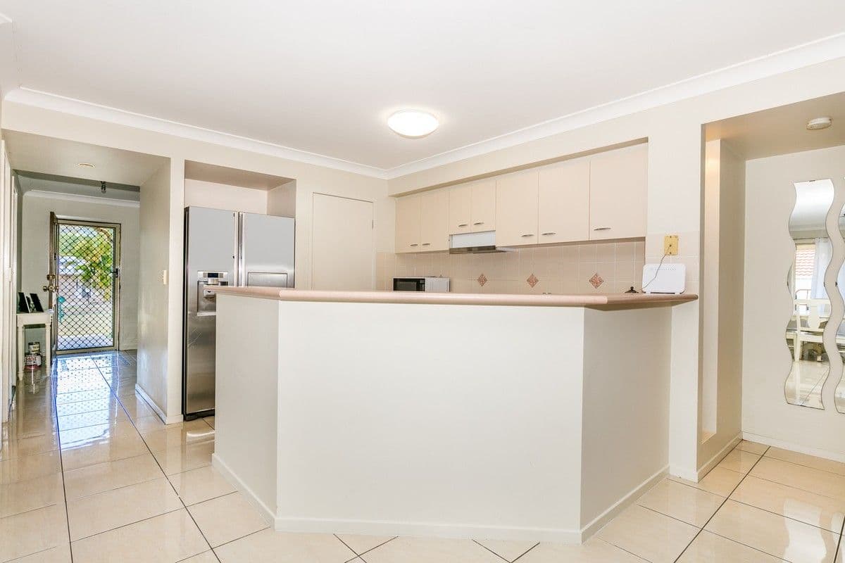17 Tenterfield Place, Forest Lake QLD 4078, Forest Lake - Thumbnail 5