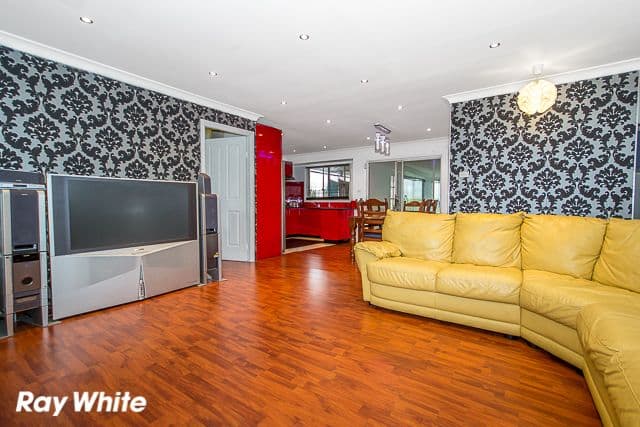 21 Glen Elgin Crescent, EDENSOR PARK NSW 2176, Edensor Park - Thumbnail 3