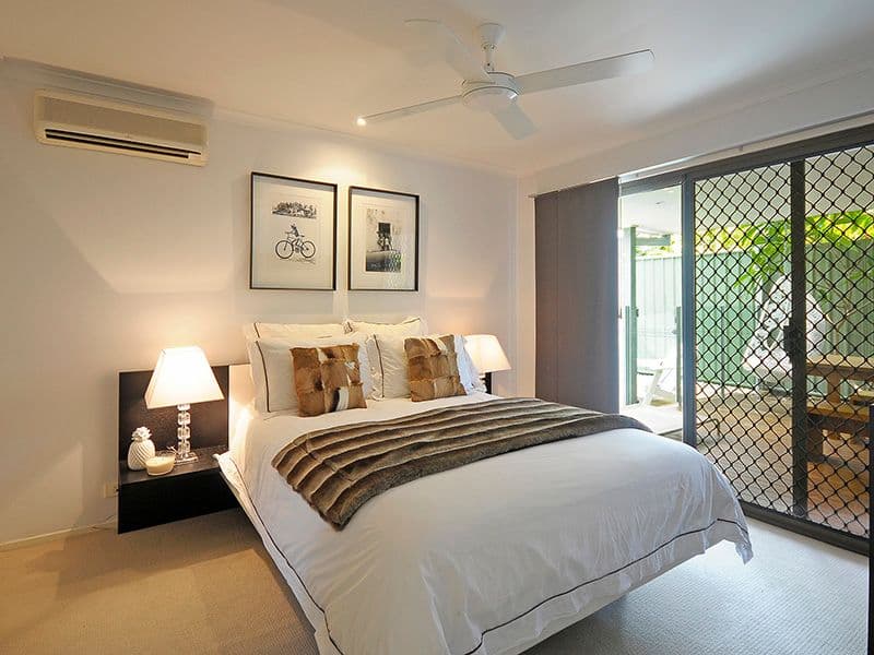 8 Sigatoka Place, CLEAR ISLAND WATERS QLD 4226, Clear Island Waters - Thumbnail 5