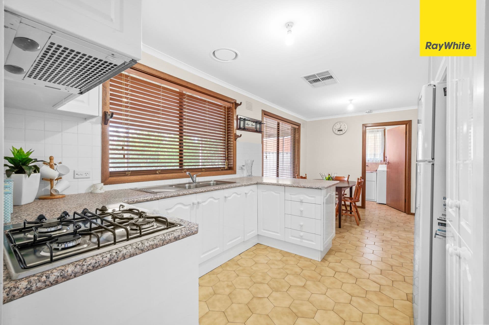 10 Throsby Crescent, Deer Park VIC 3023, Deer Park - Thumbnail 8