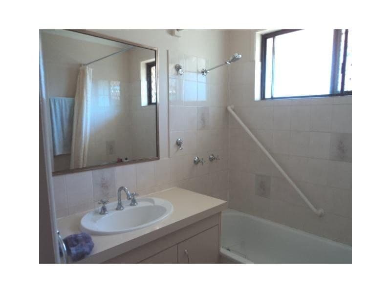 79 Lenthall Street, ALDERSHOT QLD 4650, Aldershot - Thumbnail 4