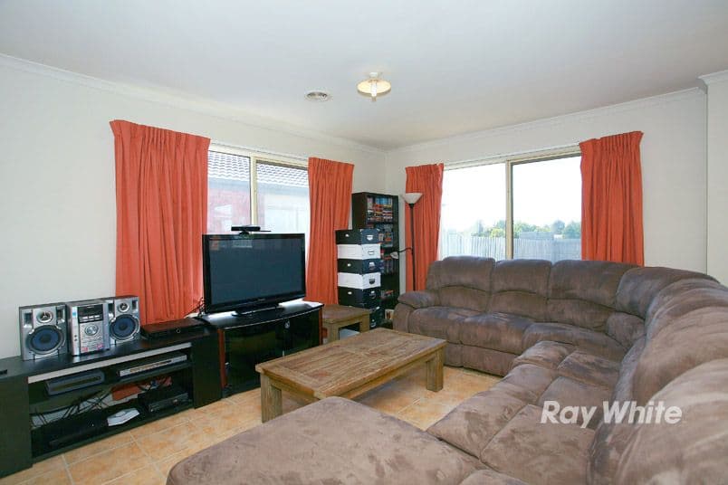 4 Incana Court, CRANBOURNE WEST VIC 3977, Cranbourne West - Thumbnail 4