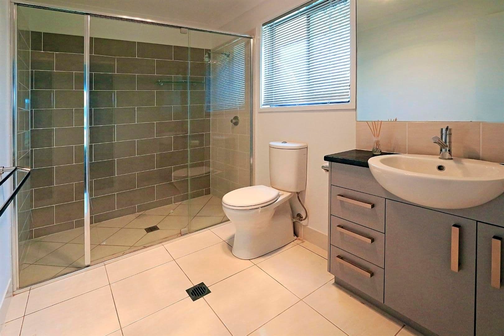 11 Gee Place, Gracemere QLD 4702, Gracemere - Thumbnail 3