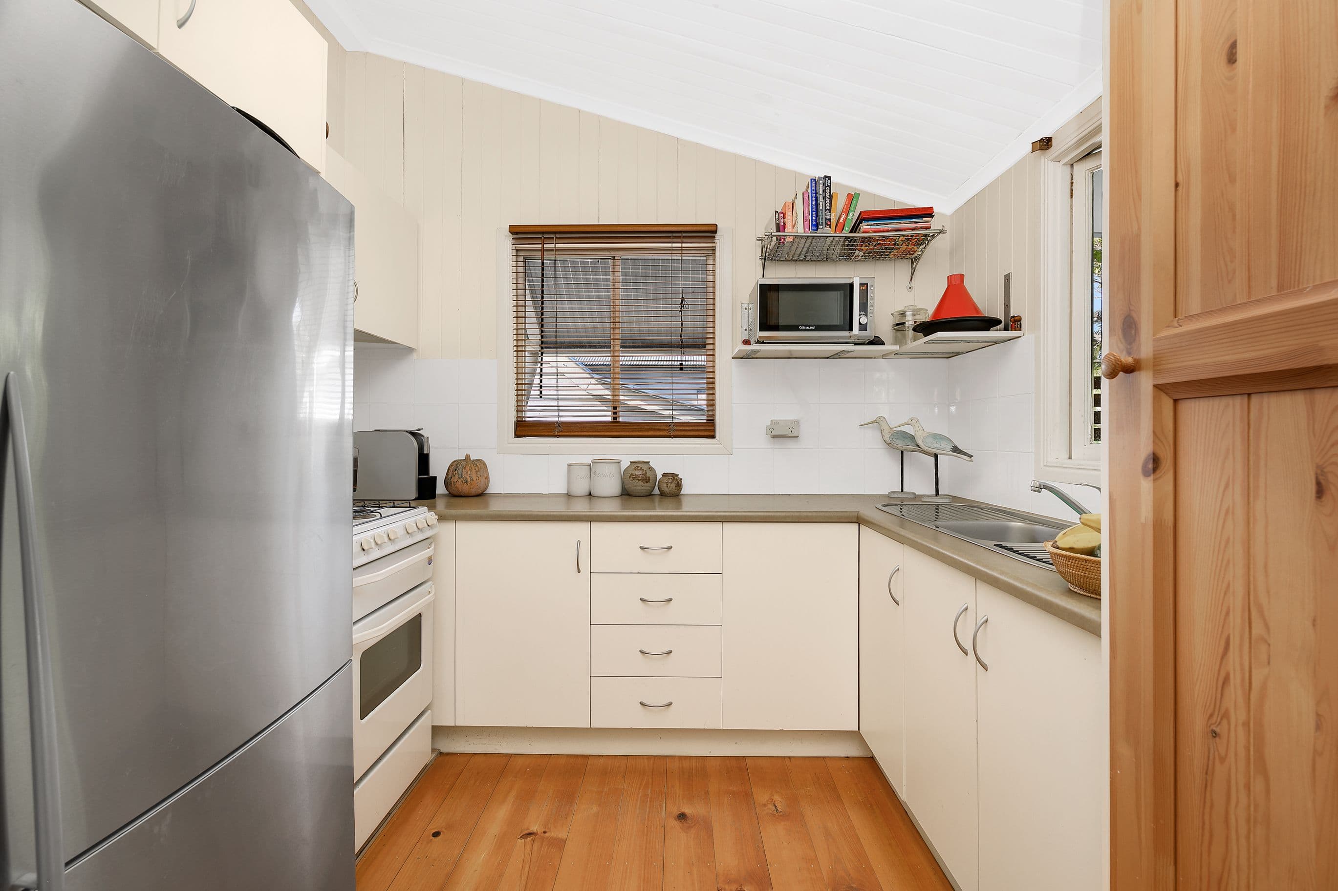 9 Seventh Avenue, Sandgate QLD 4017, Sandgate - Thumbnail 3