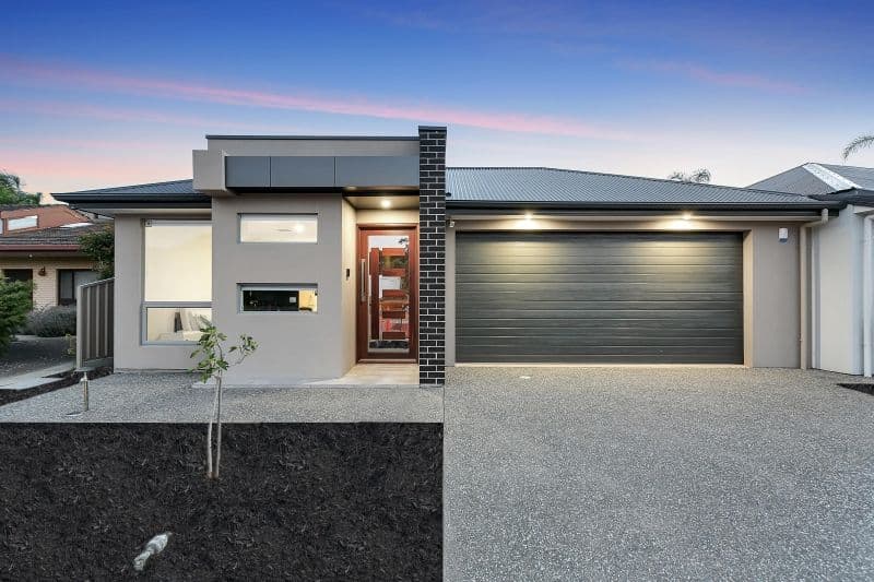 5 Lomond Court, West Lakes SA 5021, West Lakes - Image 1