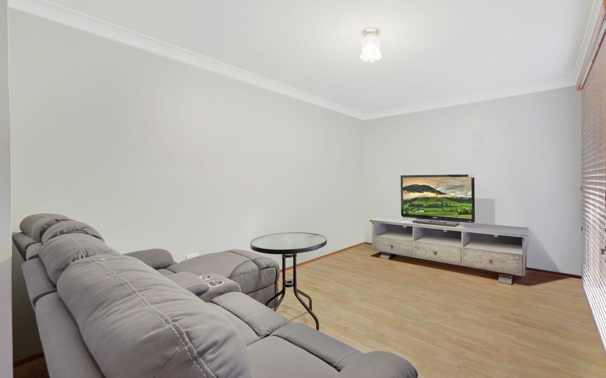 15b Lorenzo Crescent, Rosemeadow NSW 2560, Rosemeadow - Thumbnail 2