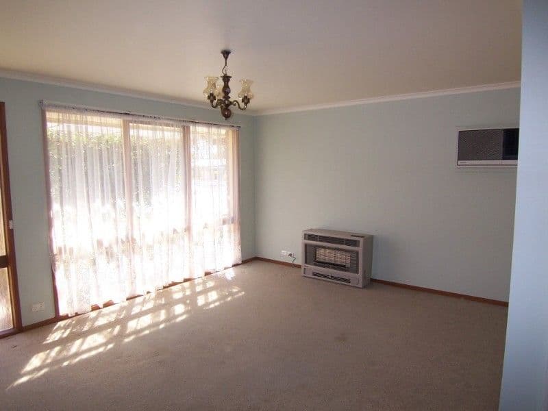 100 Crusoe Road, BENDIGO VIC 3550, Bendigo - Thumbnail 4