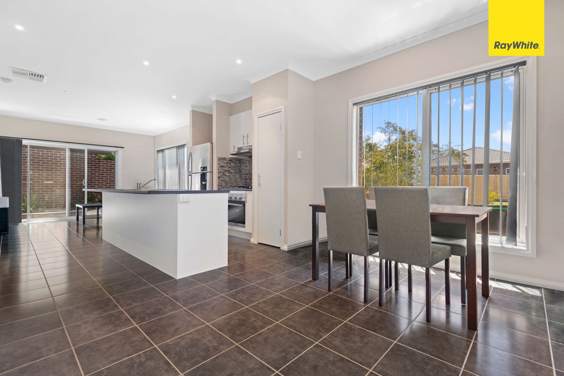206 Botanica Springs Boulevard, Brookfield VIC 3338, Brookfield - Thumbnail 2