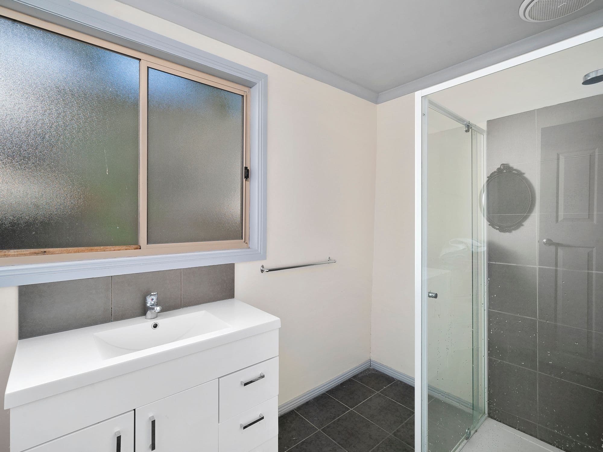 5A Gillies Street, Benalla VIC 3672, Benalla - Thumbnail 3