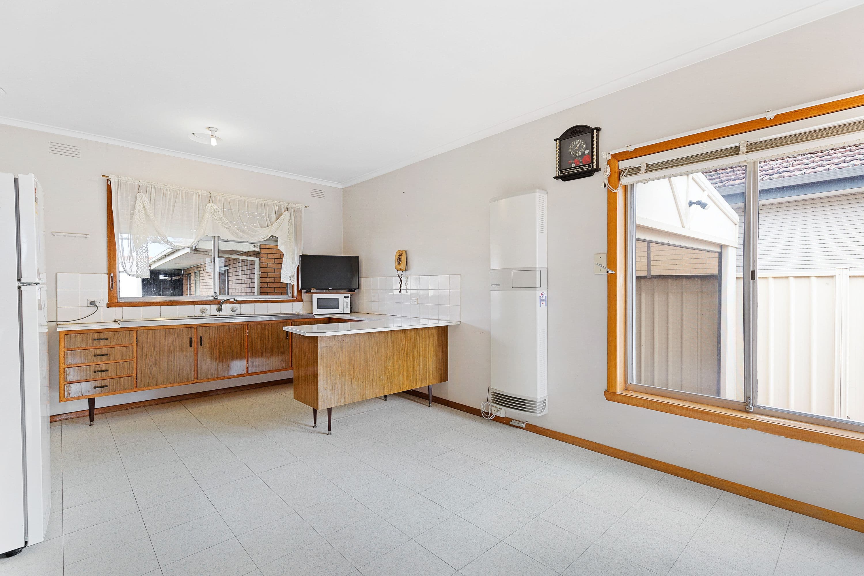 21 Elizabeth Drive, Lalor VIC 3075, Lalor - Thumbnail 2
