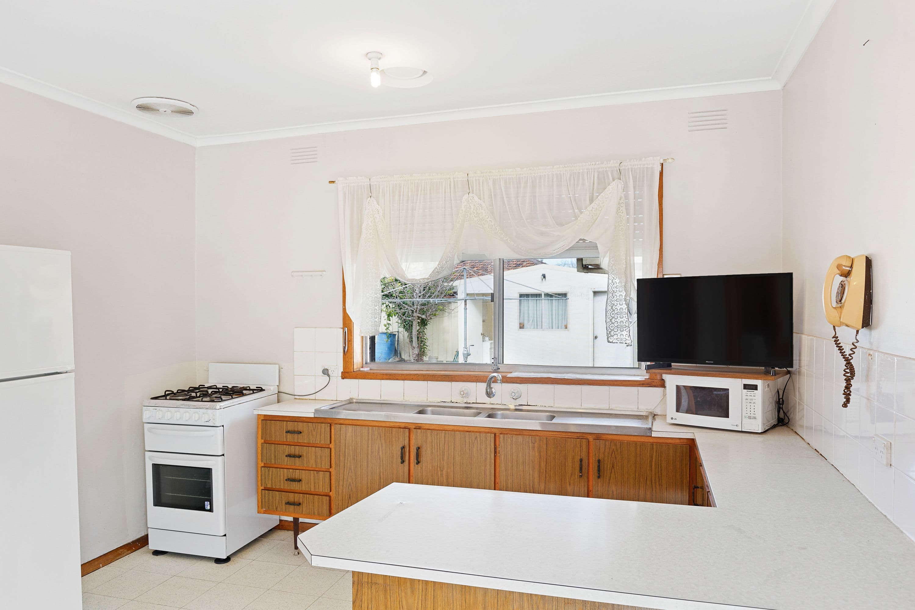 21 Elizabeth Drive, Lalor VIC 3075, Lalor - Thumbnail 3