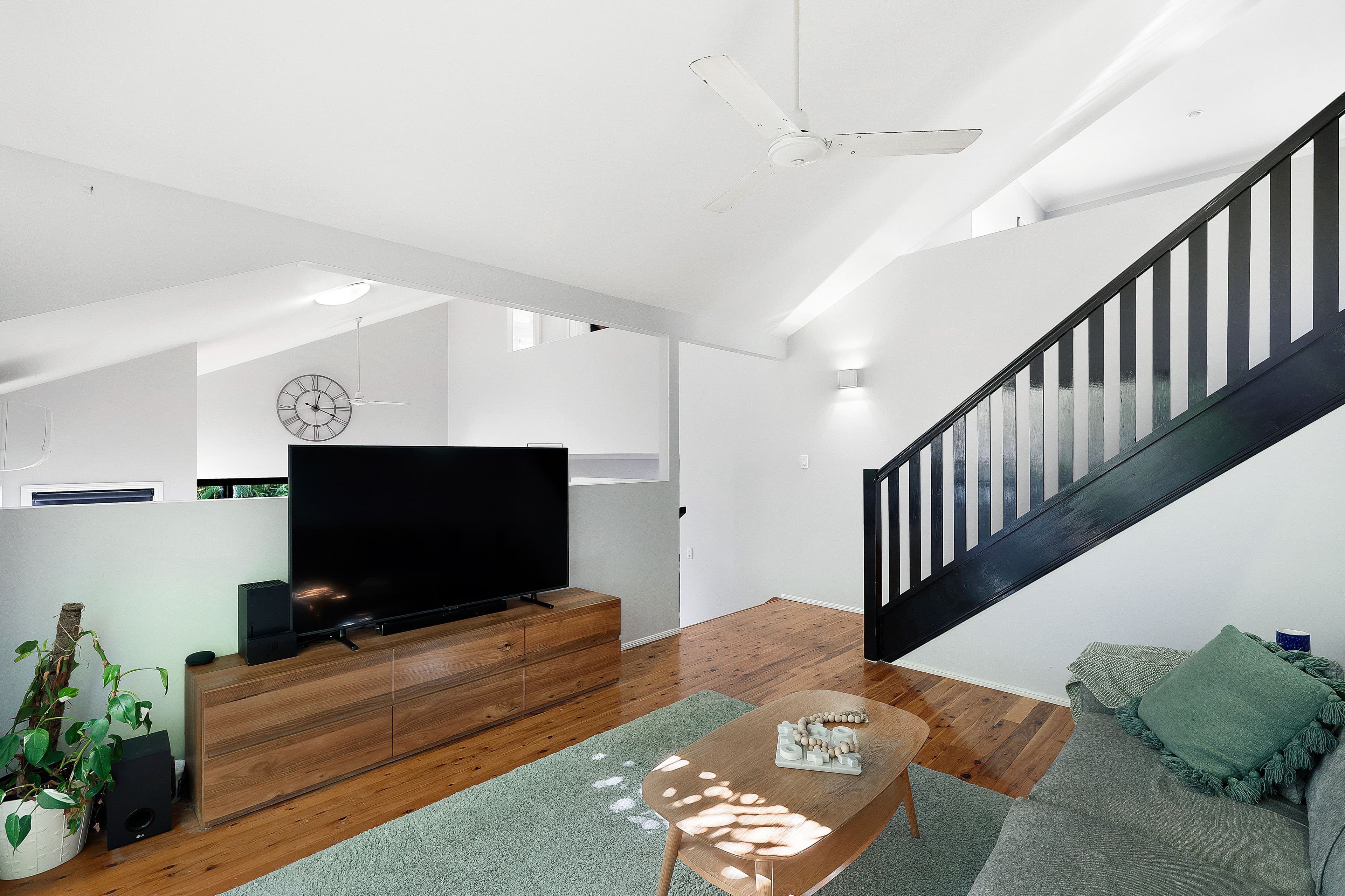 9 Coonowrin Street, Pacific Pines QLD 4211, Pacific Pines - Thumbnail 3