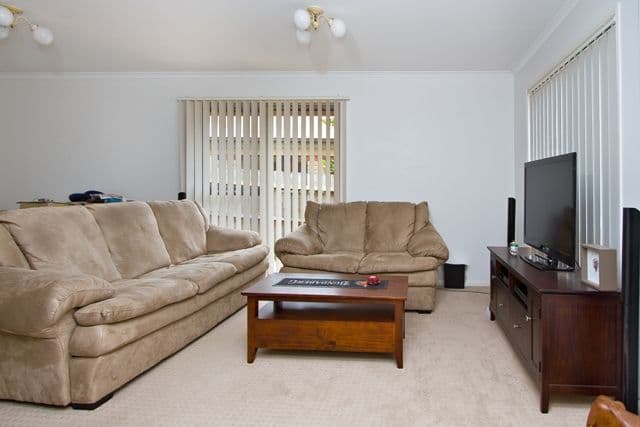 32 Tomkins Road, RIVERHILLS QLD 4074, Riverhills - Thumbnail 3