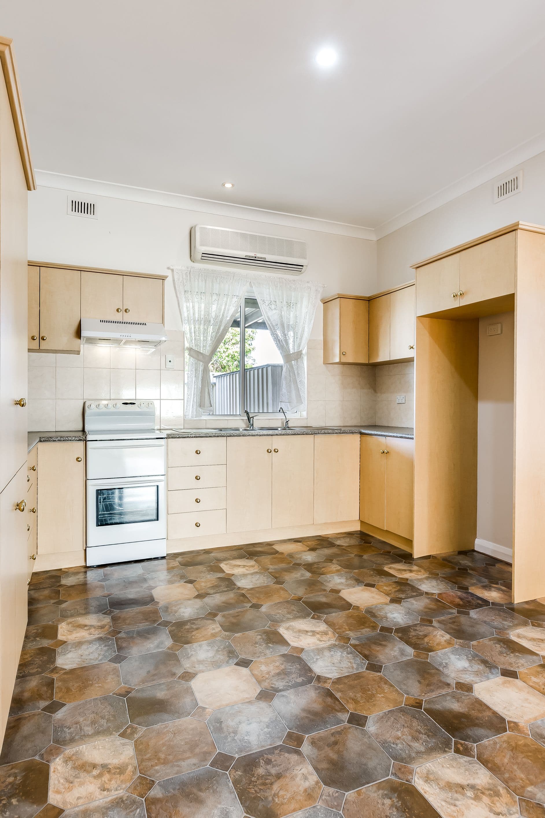 23 Damaine Circuit, Caroline Springs - Thumbnail 4