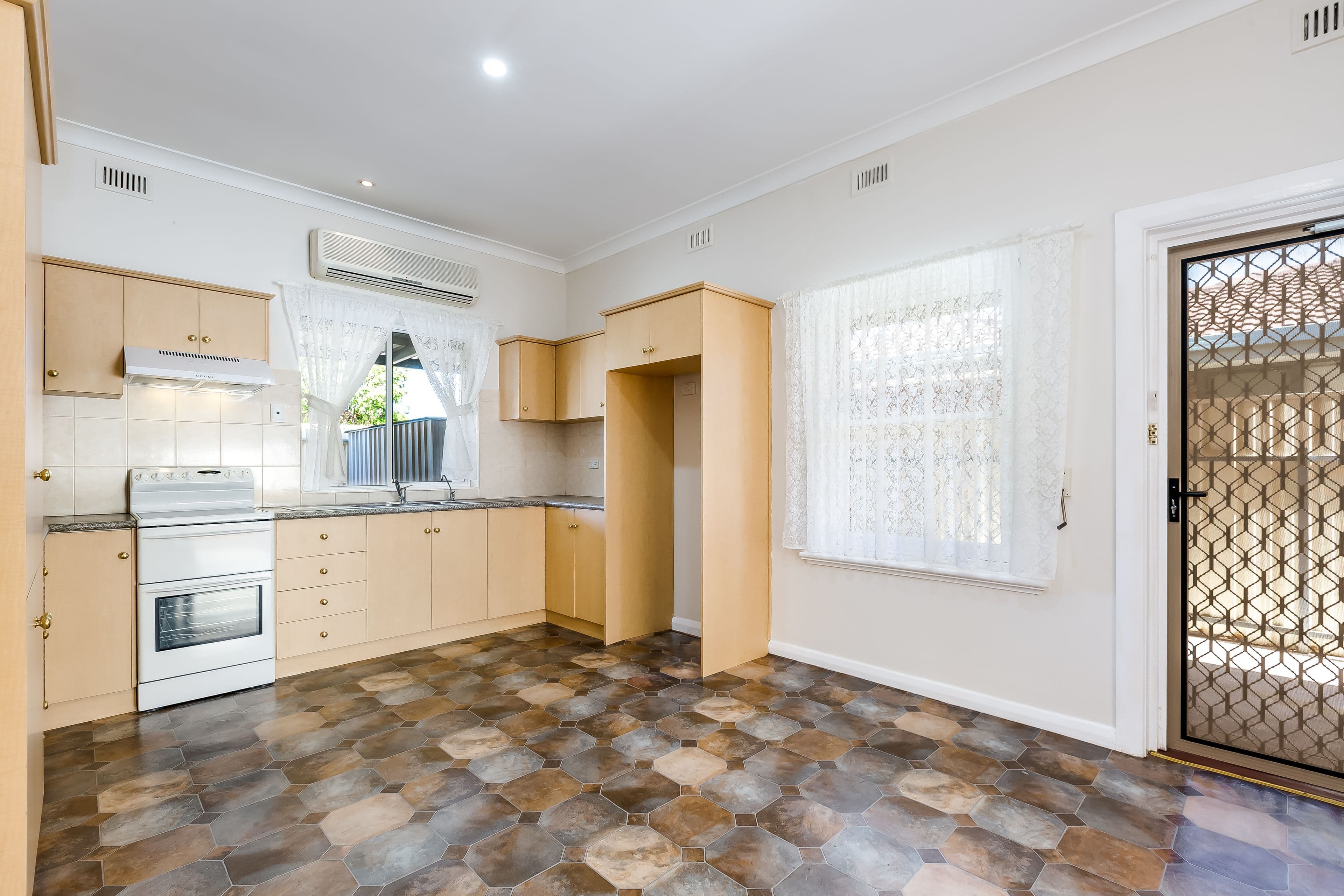 23 Damaine Circuit, Caroline Springs - Thumbnail 5