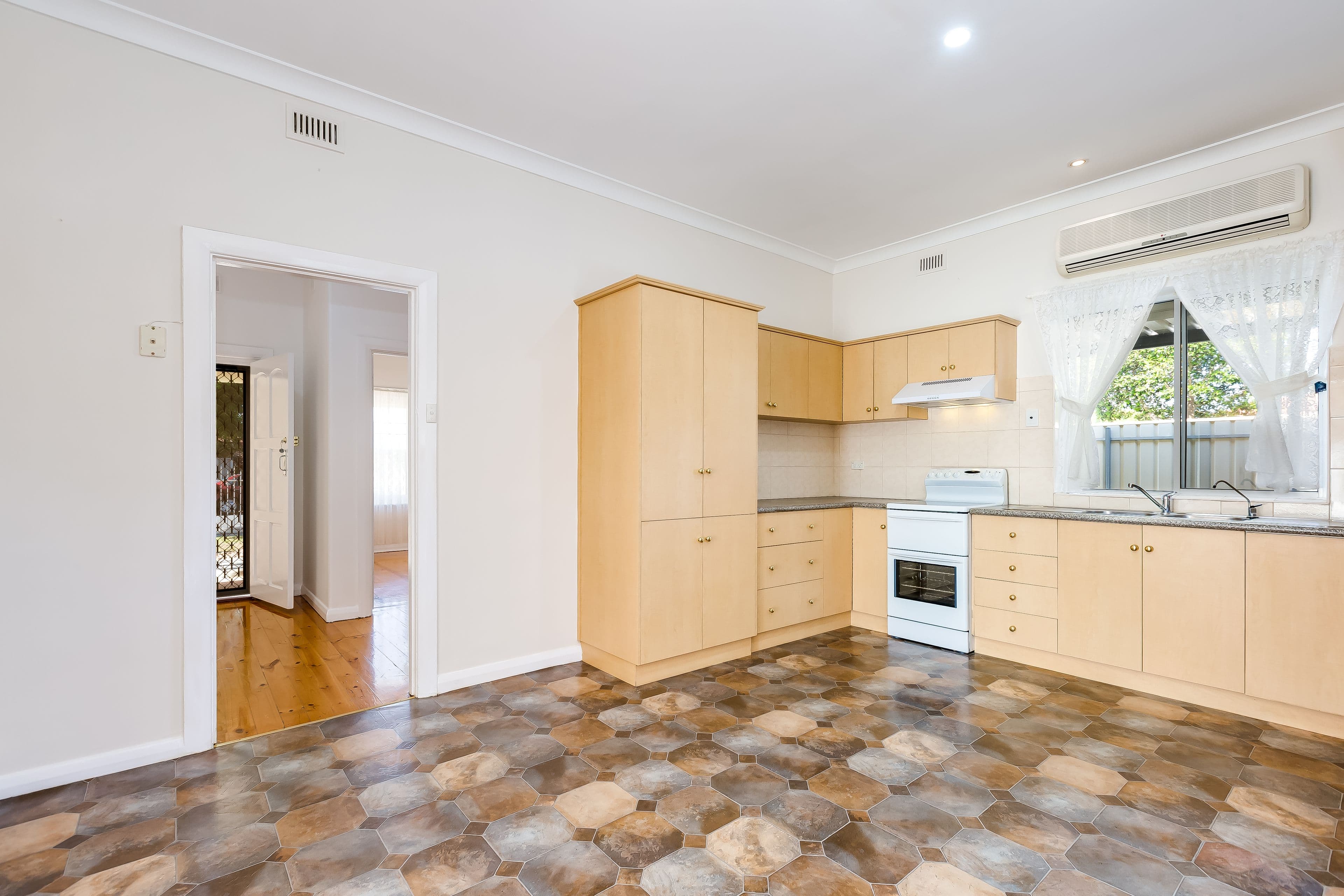 23 Damaine Circuit, Caroline Springs - Thumbnail 6