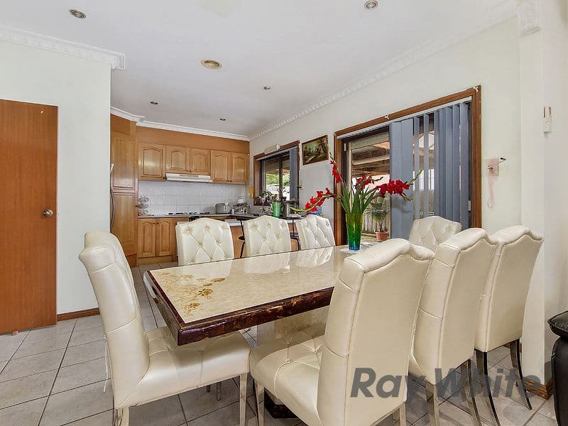 31 Laurel Street, St Albans VIC 3021, St Albans - Thumbnail 3