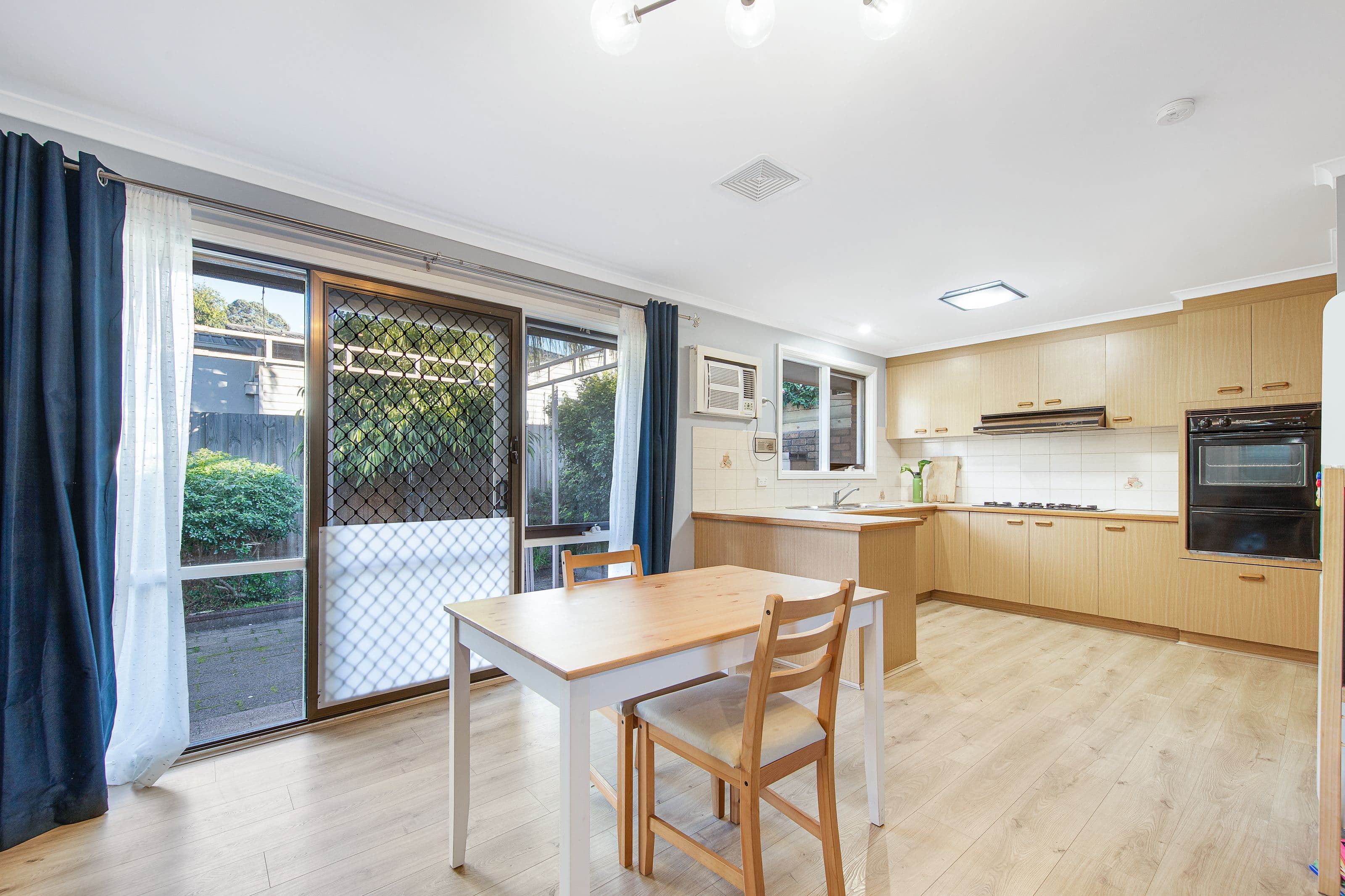 6 Wolseley Avenue, Glen Waverley VIC 3150, Glen Waverley - Thumbnail 2
