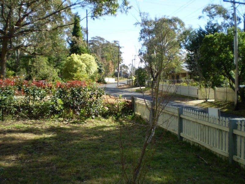 17 Lawson View Parade, WENTWORTH FALLS NSW 2782, Wentworth Falls - Thumbnail 3