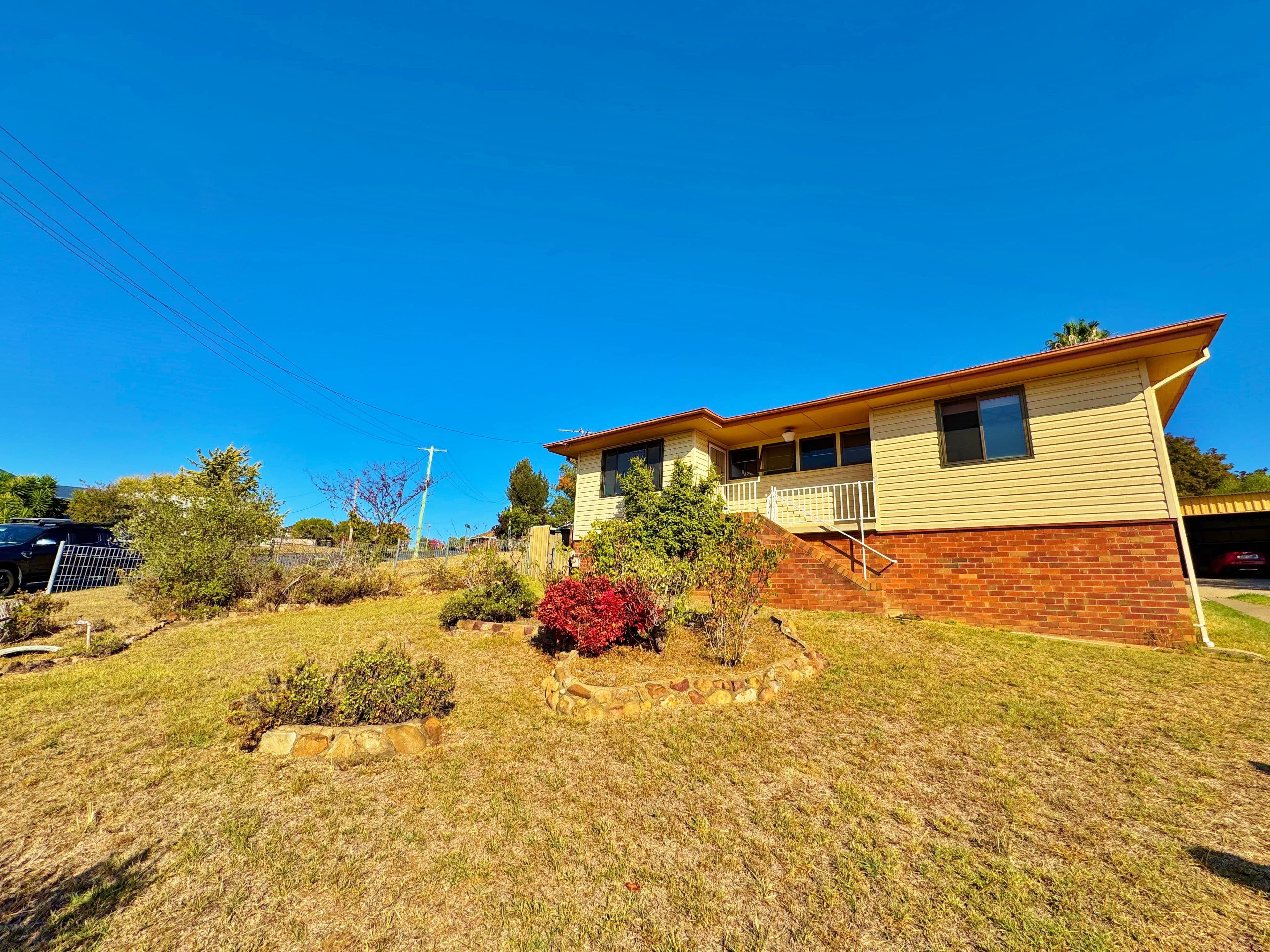 106 Berthong Street, Young NSW 2594, Young - Thumbnail 2