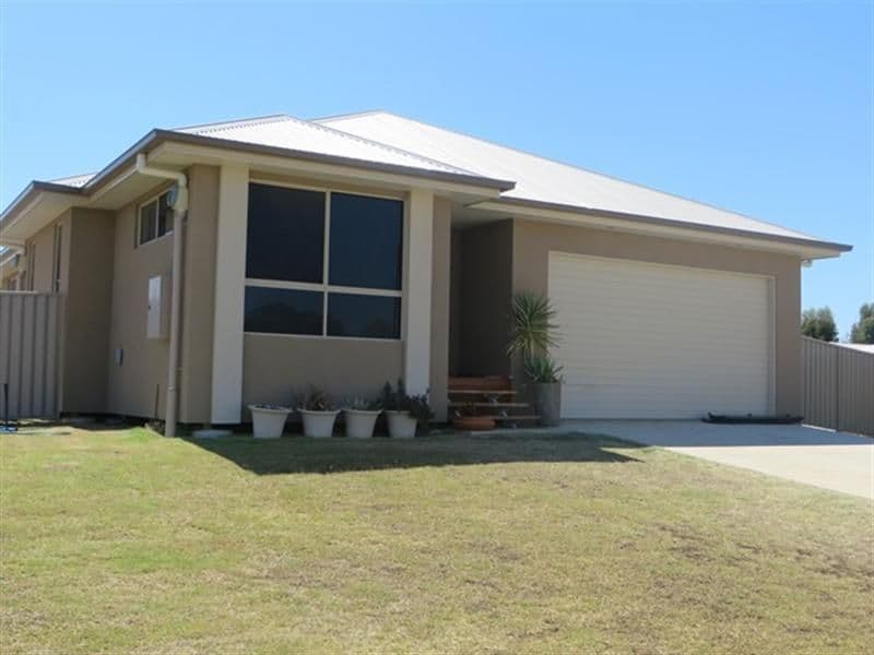 11 Bassett Court, Roma QLD 4455, Roma - Image 1