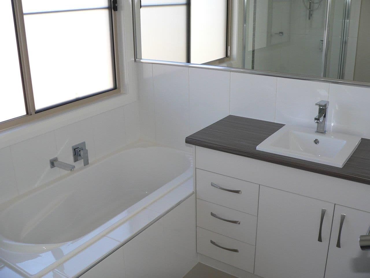 11 Bassett Court, Roma QLD 4455, Roma - Thumbnail 4