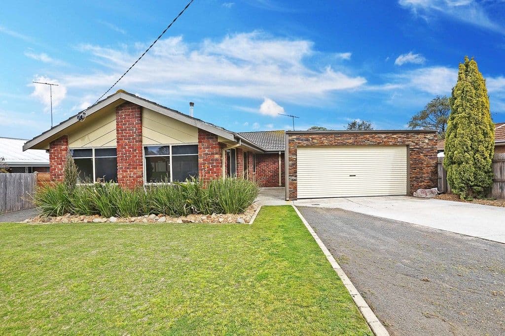 17 Mulholland Crescent, Grovedale VIC 3216, Grovedale - Image 1