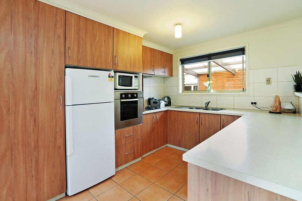 17 Mulholland Crescent, Grovedale VIC 3216, Grovedale - Thumbnail 4