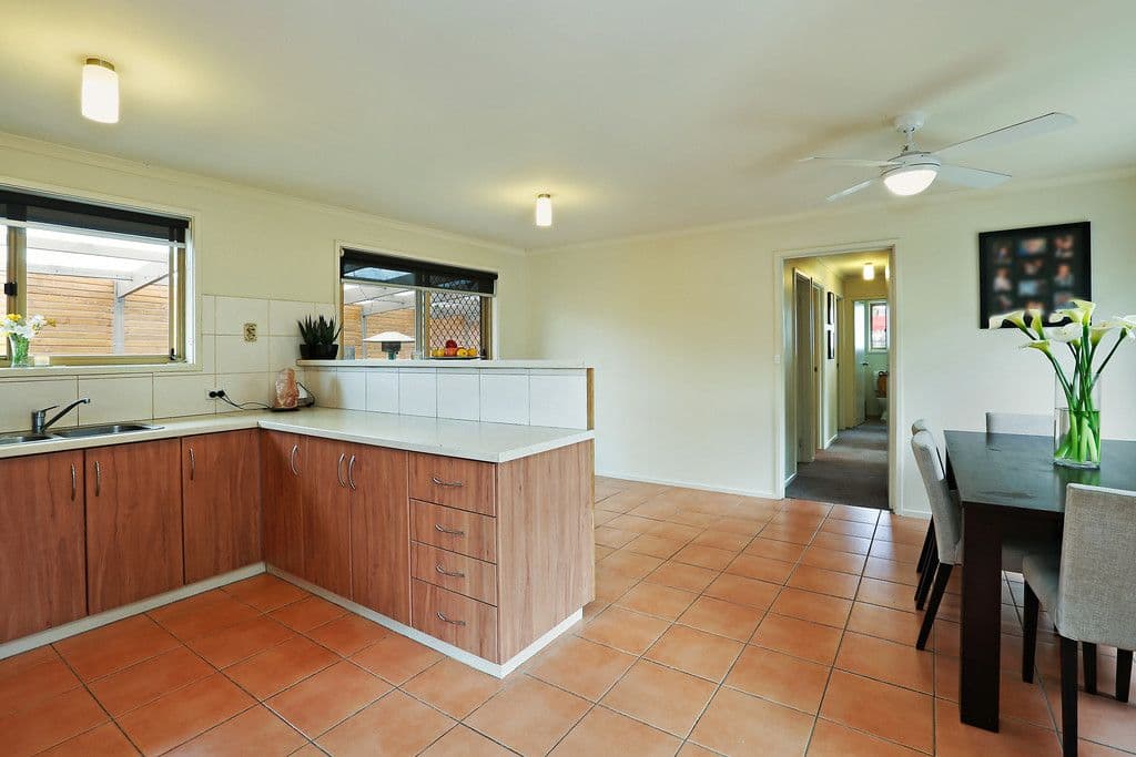 17 Mulholland Crescent, Grovedale VIC 3216, Grovedale - Thumbnail 5