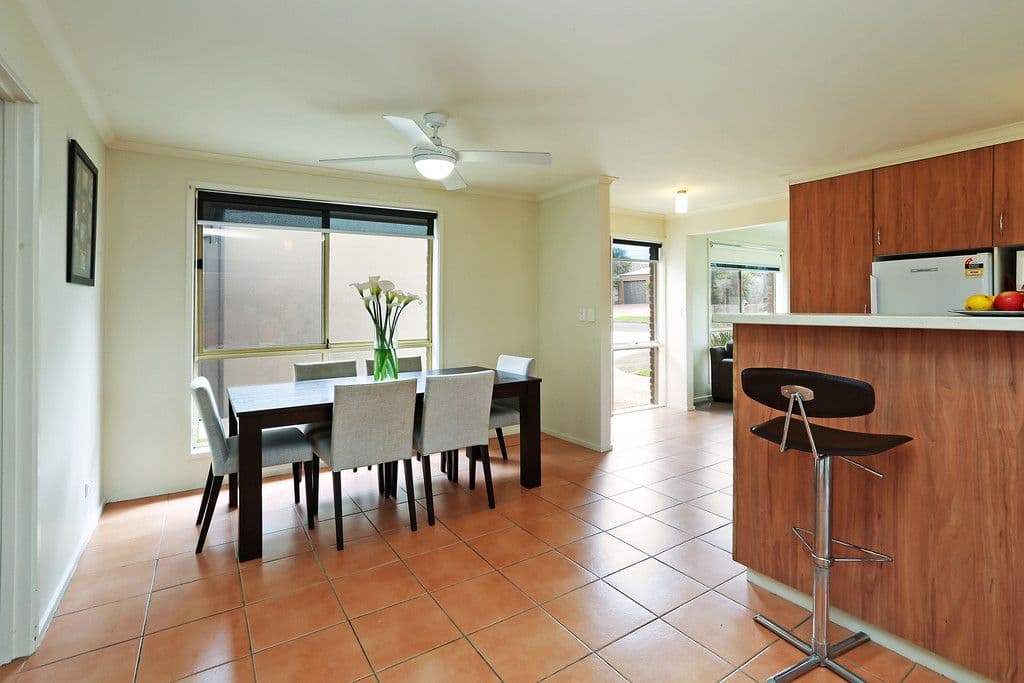 17 Mulholland Crescent, Grovedale VIC 3216, Grovedale - Thumbnail 6