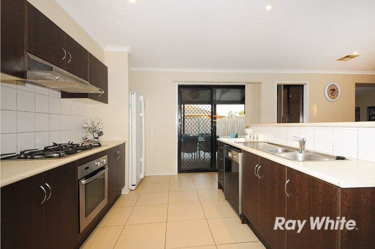 202 Evans Road, Cranbourne West VIC 3977, Cranbourne West - Thumbnail 2