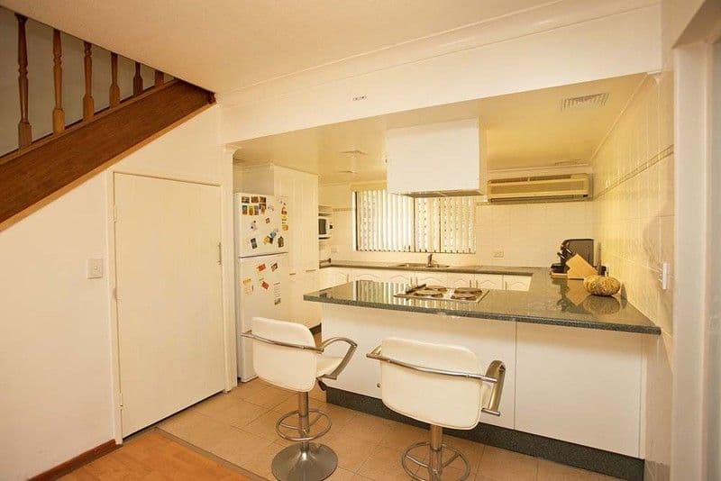 72 Rise Street, MOUNT GRAVATT EAST QLD 4122, Mount Gravatt East - Thumbnail 3