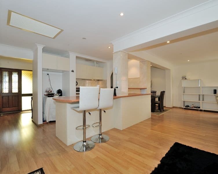 31 Haselmere Circus, ROCKINGHAM WA 6168, Rockingham - Thumbnail 2