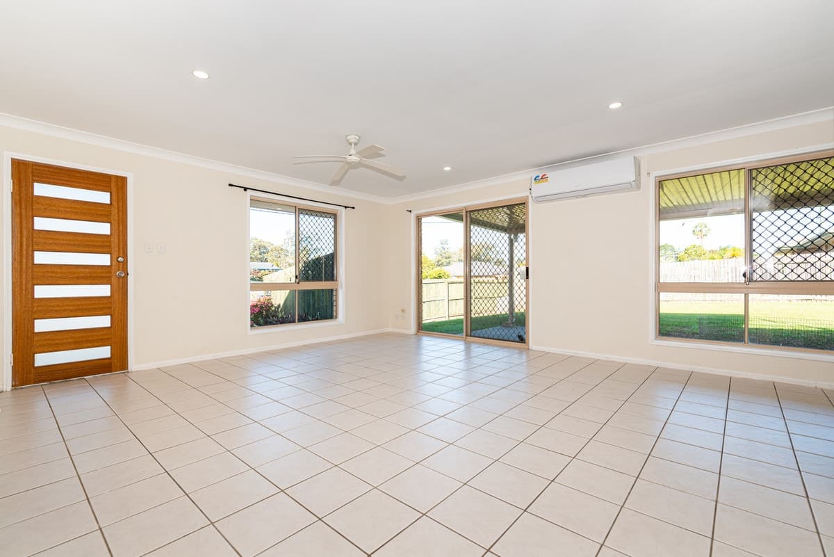 2/29-33 Mirrabook Street, DECEPTION BAY, Currarong - Thumbnail 2