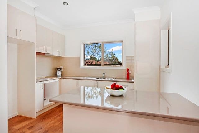 44 Boldrewood Parade, RESERVOIR VIC 3073, Reservoir - Thumbnail 5