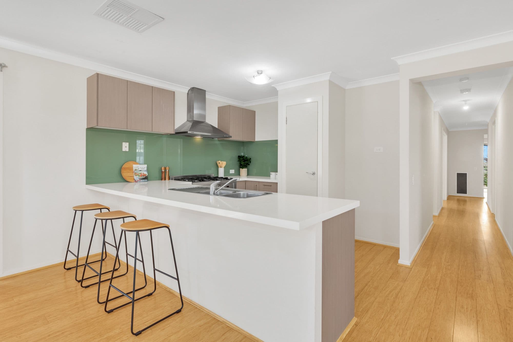 5 Annarosa Court, Werribee VIC 3030, Werribee - Thumbnail 2