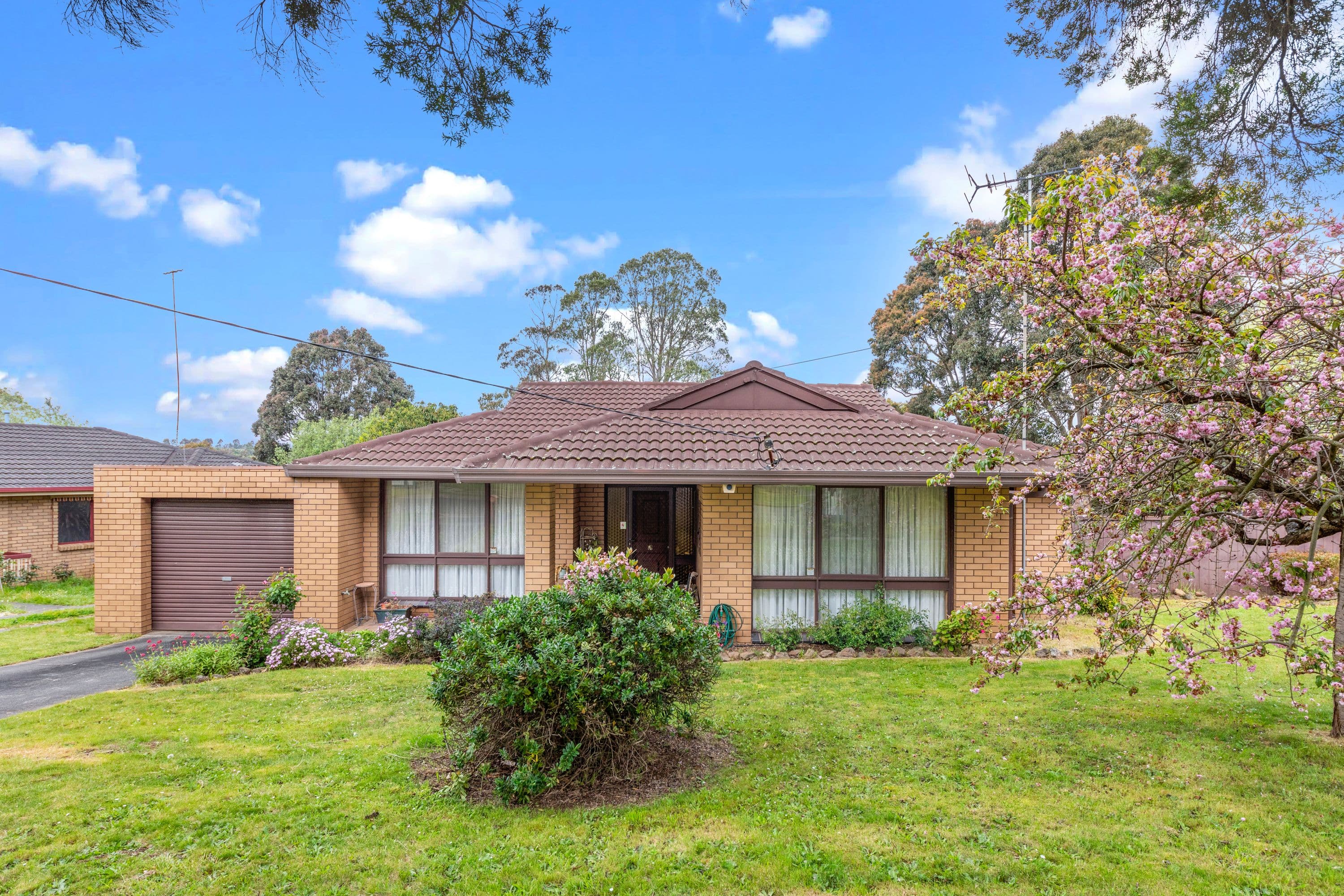 28 Rangeview Street, Warragul VIC 3820, Warragul - Thumbnail 2