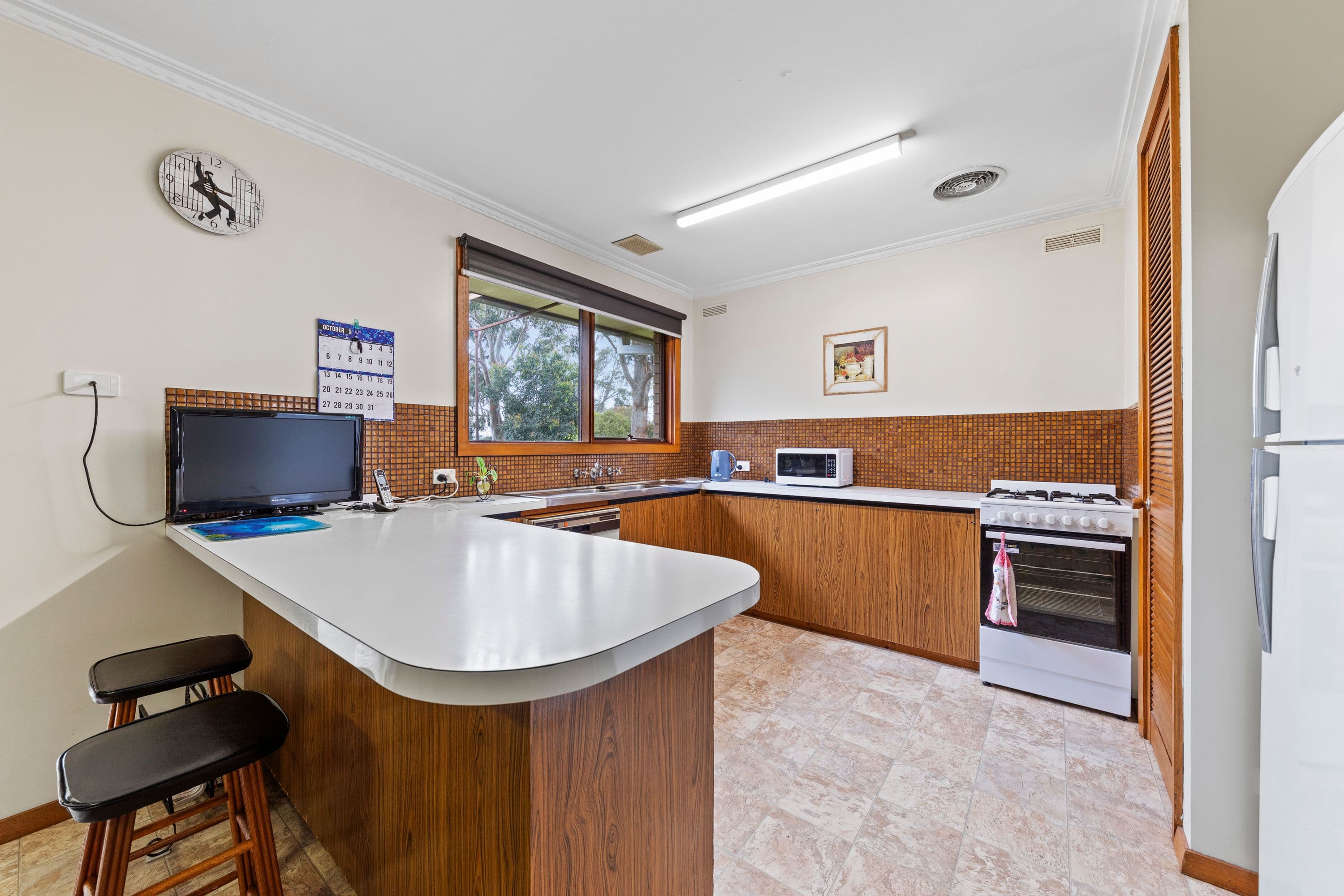 28 Rangeview Street, Warragul VIC 3820, Warragul - Thumbnail 6