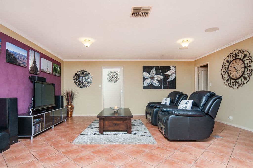 16 Glen Eyre Court, ABERFOYLE PARK SA 5159, Aberfoyle Park - Thumbnail 4