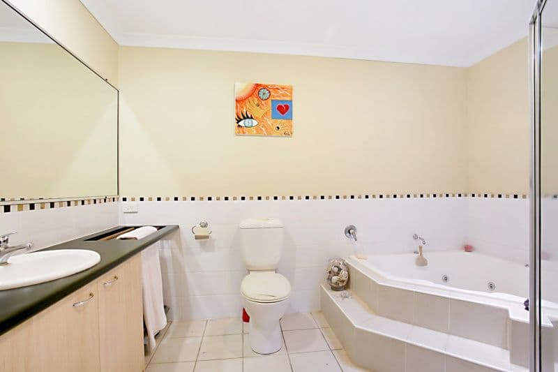 9 Pamela Place, Kenmore Hills QLD 4069, Kenmore Hills - Thumbnail 4