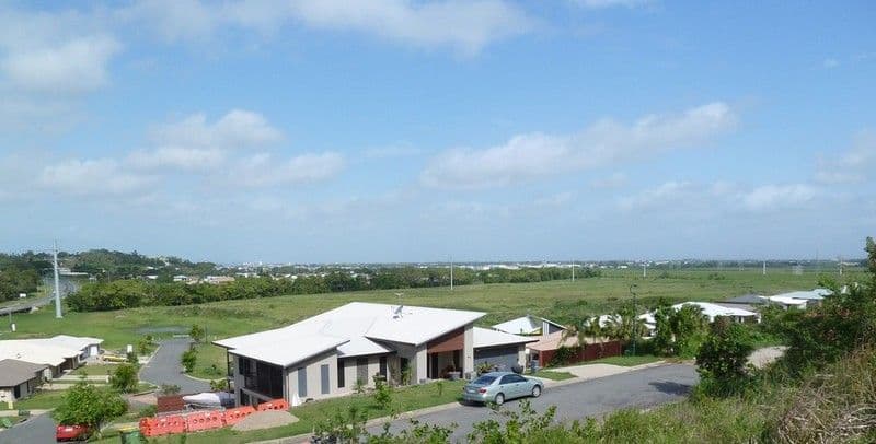 81 Cinnamon Drive, GLENELLA QLD 4740, Glenella - Thumbnail 4