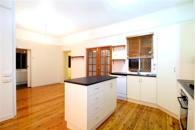 115   Curzon Street, RANGEVILLE QLD 4350, Rangeville - Thumbnail 4