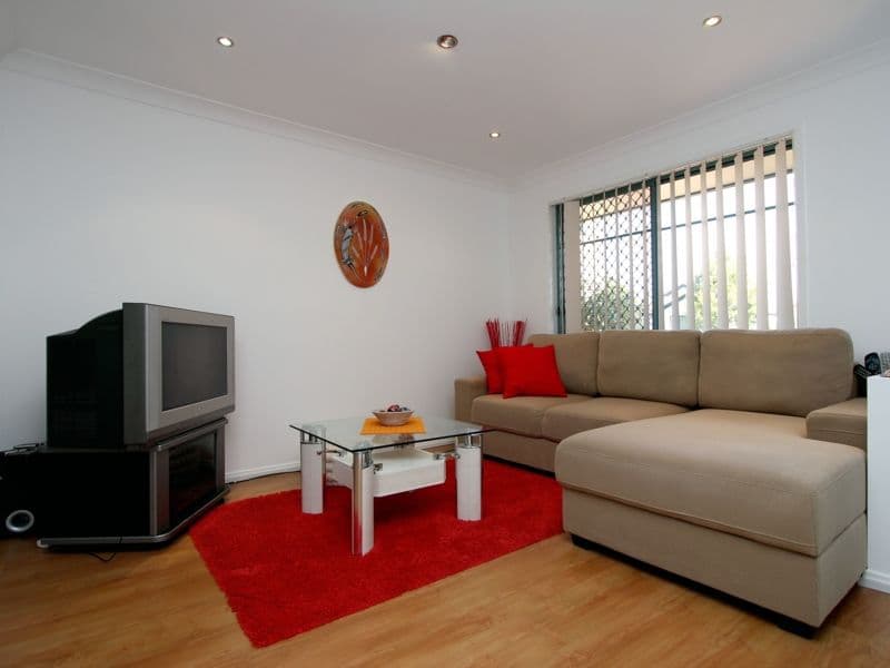 8 Sunrise Close, RUNCORN QLD 4113, Runcorn - Image 1