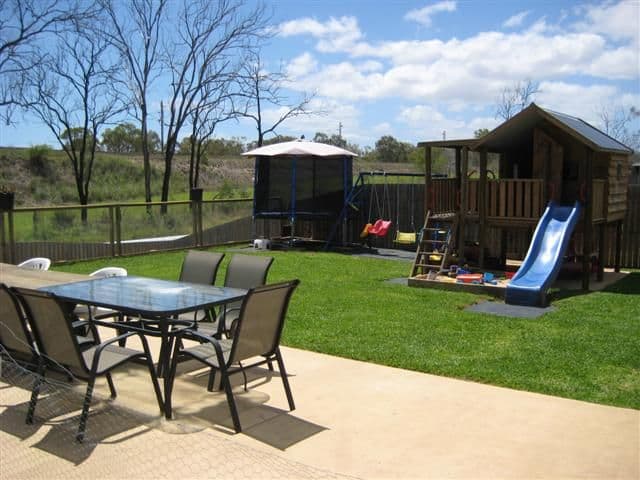 35 Cavella Drive, GLADSTONE QLD 4680, Gladstone - Thumbnail 2