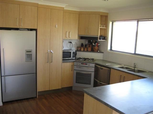 35 Cavella Drive, GLADSTONE QLD 4680, Gladstone - Thumbnail 6