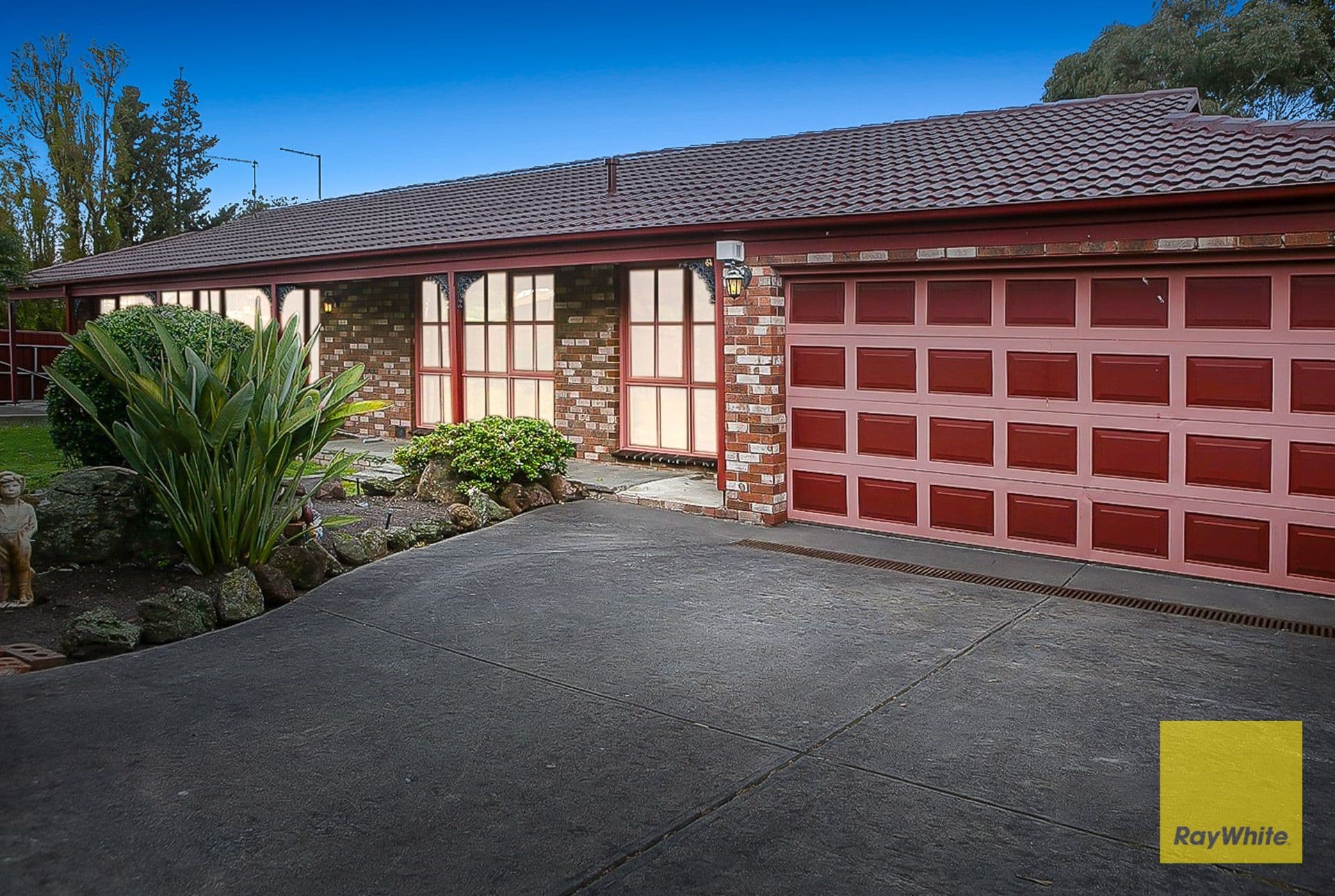 50 William Perry Close, Endeavour Hills VIC 3802, Endeavour Hills - Image 1