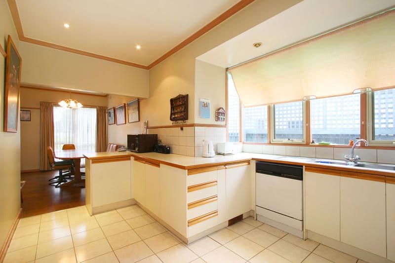 6 Sycamore Avenue, MENTONE VIC 3194, Mentone - Thumbnail 3