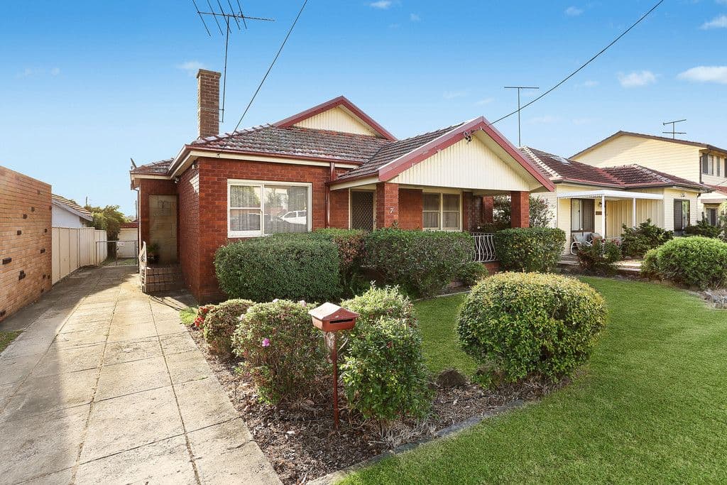 7 Hunter Street, Riverwood NSW 2210, Riverwood - Thumbnail 2