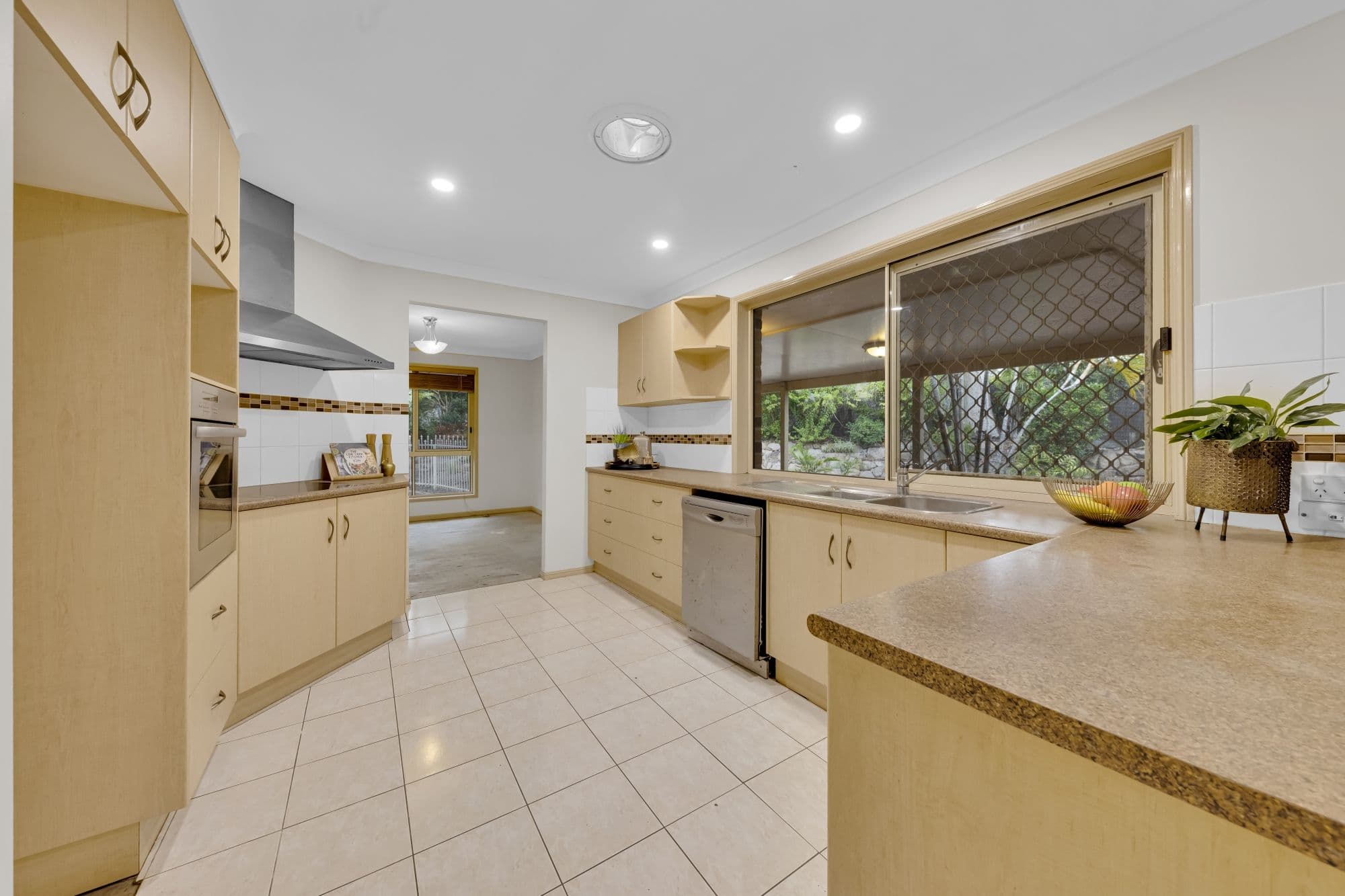 10 Pine Bark Court, Albany Creek QLD 4035, Albany Creek - Thumbnail 4
